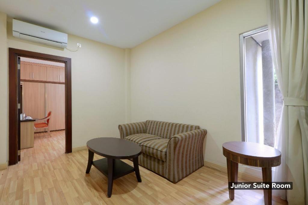 Mutiara Suites Jakarta Extérieur photo